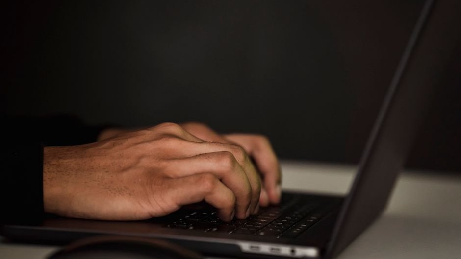 A LinkedIn post with generic text, repetitive phrases, and unnatural tone highlights AI-generated content characteristics
